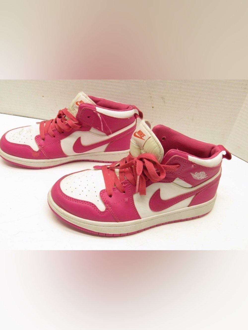 Nike Kids Jordan Air Jordan 1 Mid Fierce Pink Sneakers Size 5Y, GUC